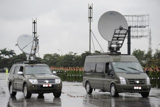 THE SOLUTION FOR MOBILE COMMUNICATION COMMAND VEHICLE